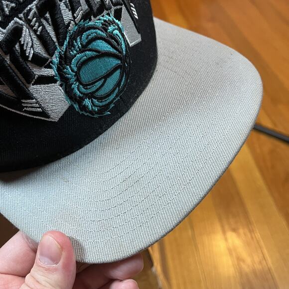 Vancouver Grizzlies Mitchell & Ness Adjustable Hat Wool Blend NBA Basketball - Picture 4 of 9
